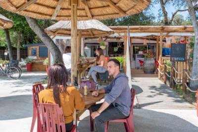 Camping Frankrijk eiland Re : Terrasse Restaurant L'Angolino Italiano